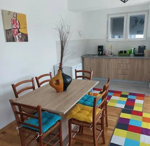 Family Business Apartamento